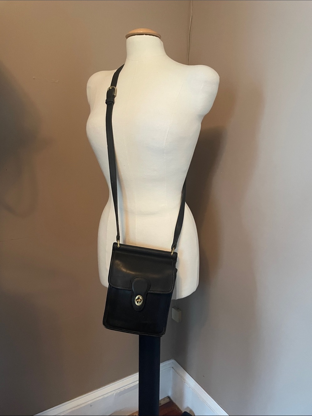 Coach vintage Murphy Black Leather Crossbody